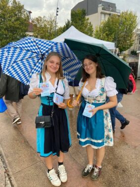 G_2 jolies ambassadrices