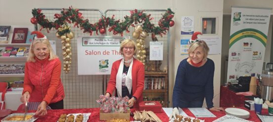 G_Le salon de thé et ses hôtesses